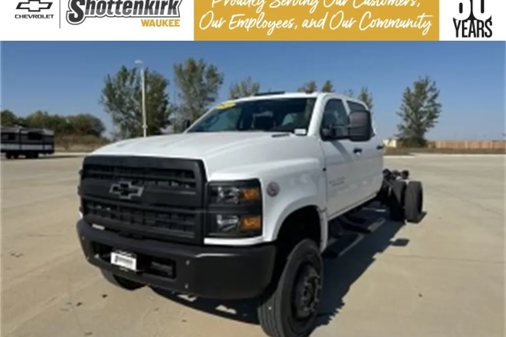 2024 Chevrolet Silverado 4500HD Work Truck photo 1