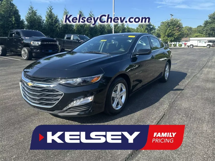2024 Chevrolet Malibu 1LT photo 1