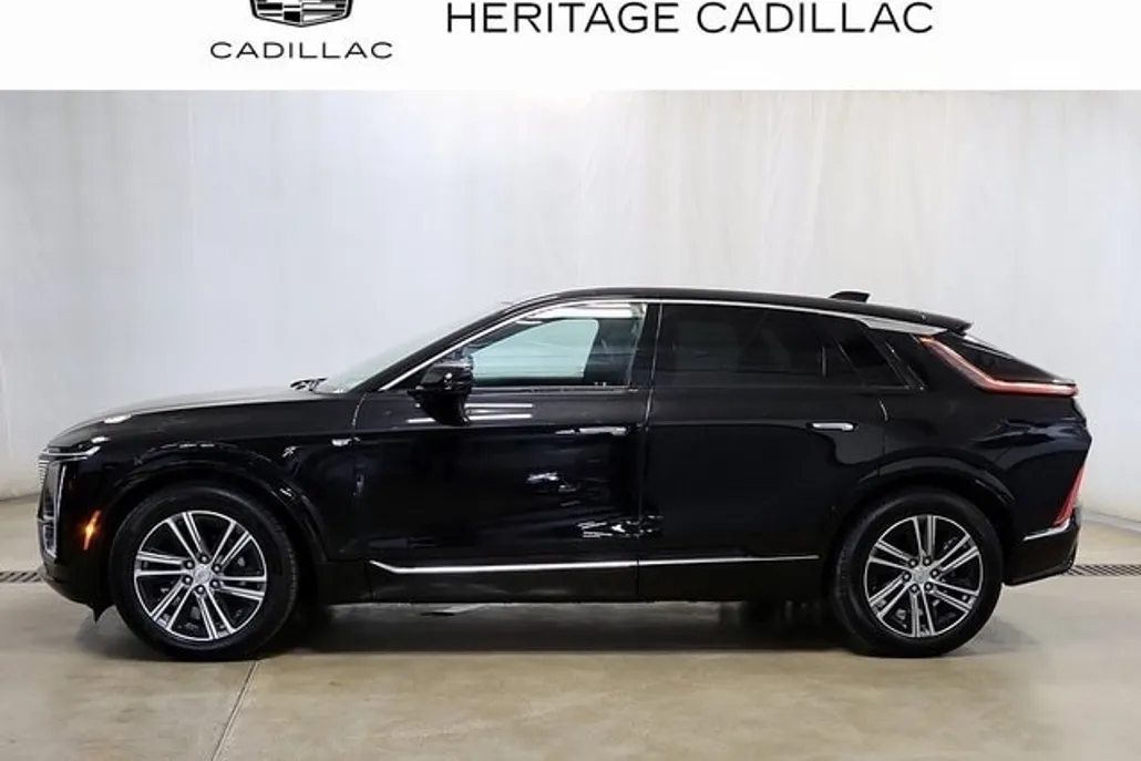 2024 Cadillac Lyriq Luxury photo 1