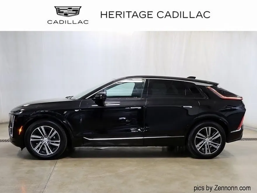 2024 Cadillac Lyriq Luxury photo 1