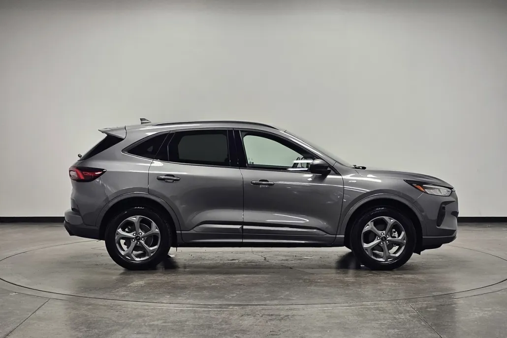 2024 Ford Escape ST-Line photo 1