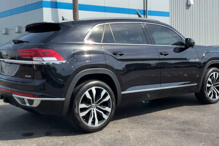 2022 Volkswagen Atlas Cross Sport V6 SEL Premium R-Line photo 1