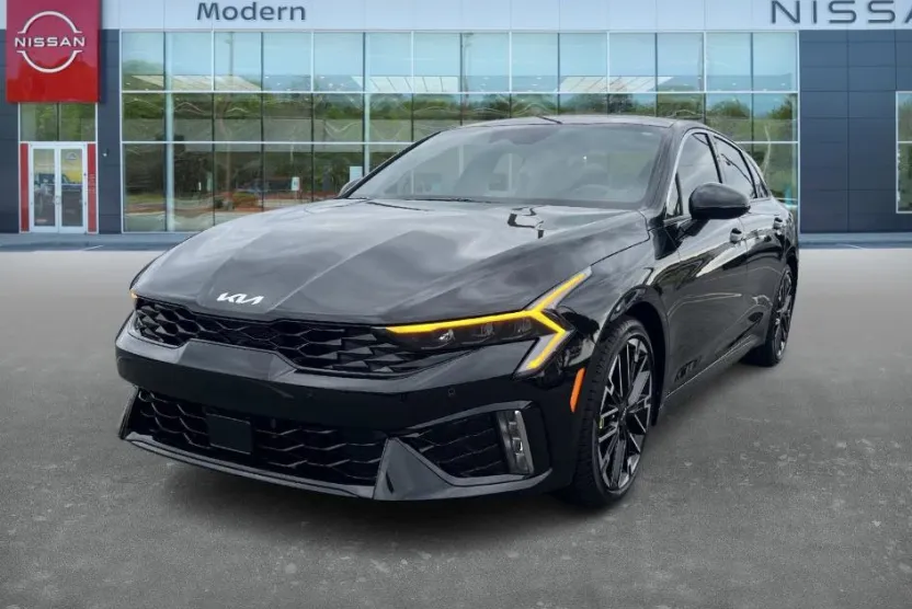 2025 Kia K5 GT photo 1