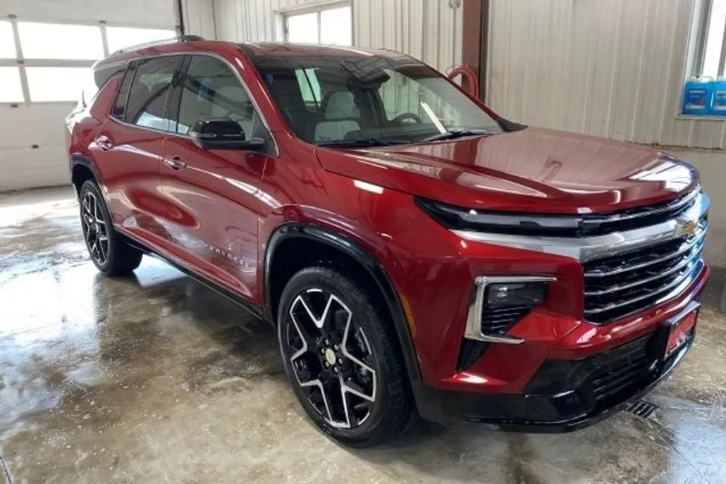 2026 Chevrolet Traverse High Country photo 1