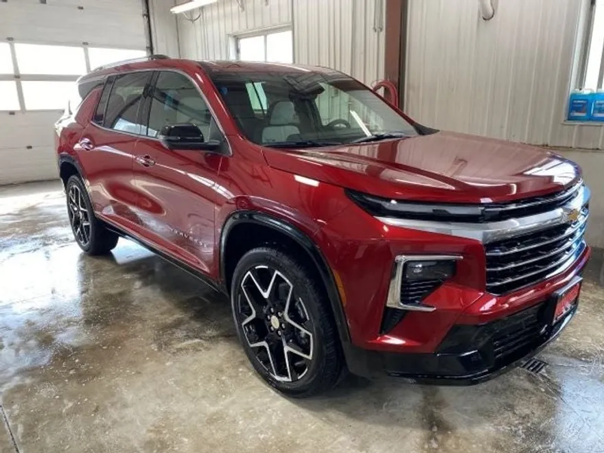 2026 Chevrolet Traverse High Country photo 1