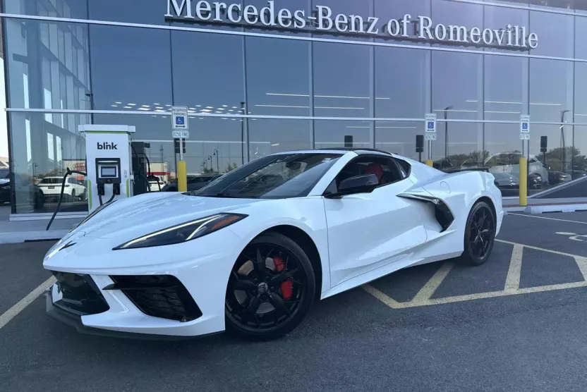 2020 Chevrolet Corvette Stingray 3LT photo 1