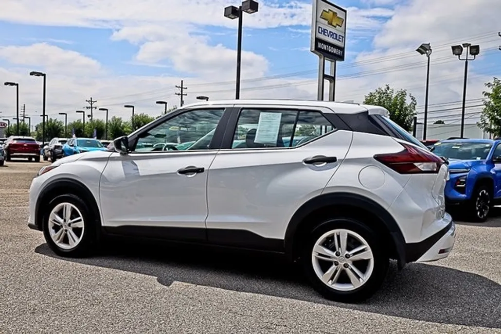 2024 Nissan Kicks S photo 1