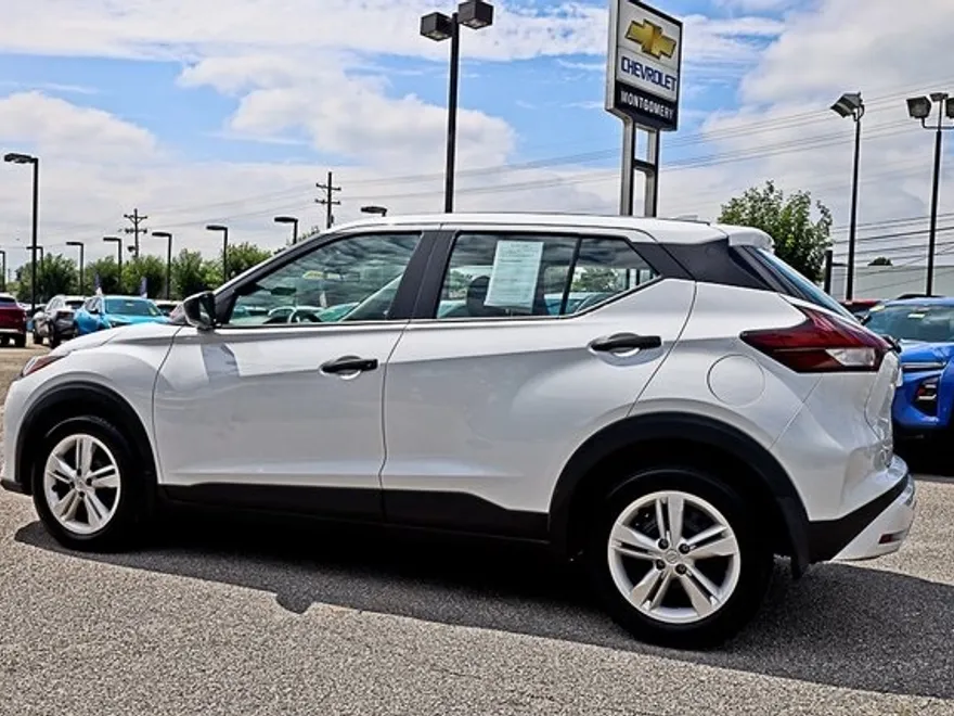 2024 Nissan Kicks S photo 1