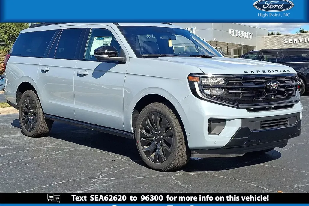 2025 Ford Expedition MAX Platinum photo 1