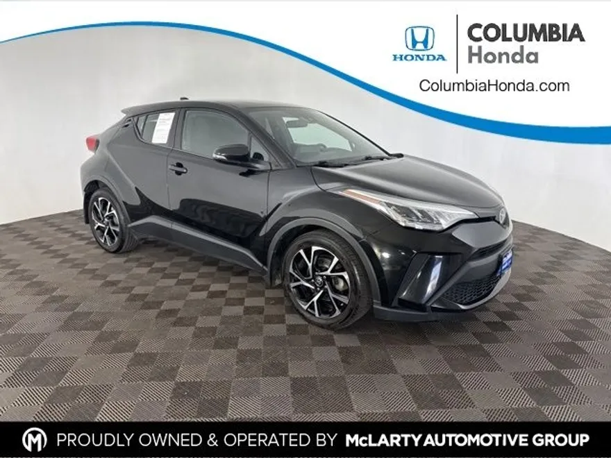 2020 Toyota C-HR XLE photo 1