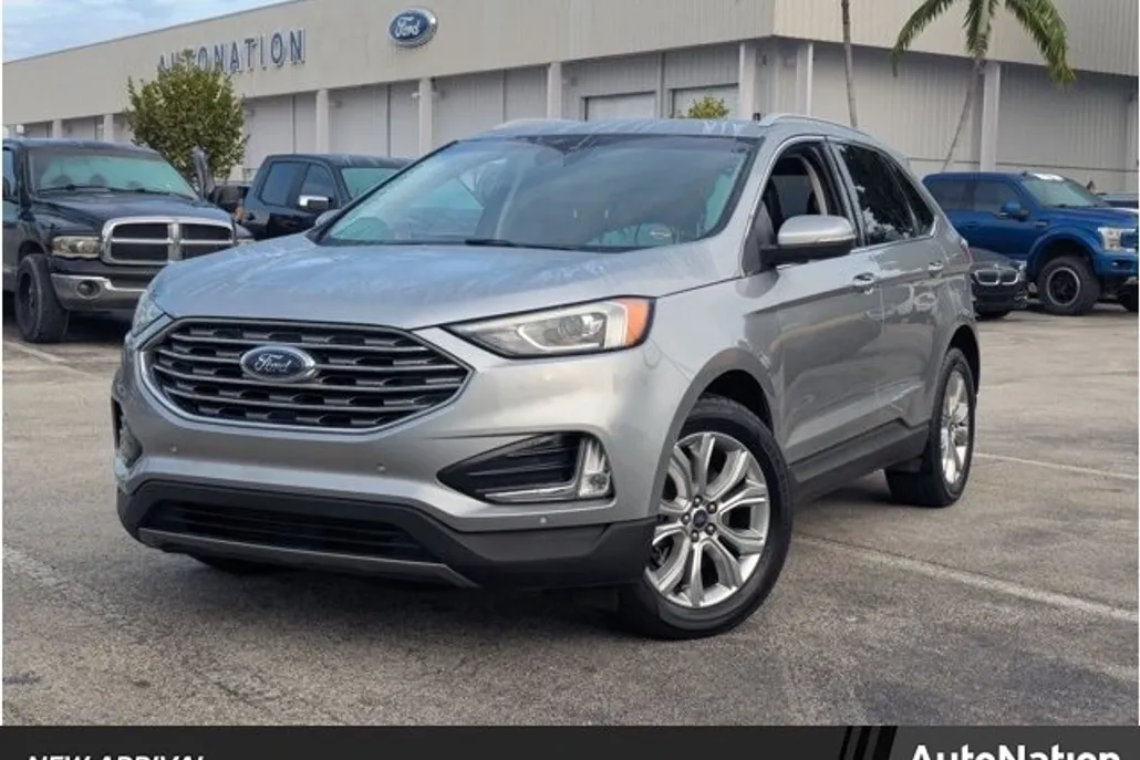 2020 Ford Edge Titanium photo 1