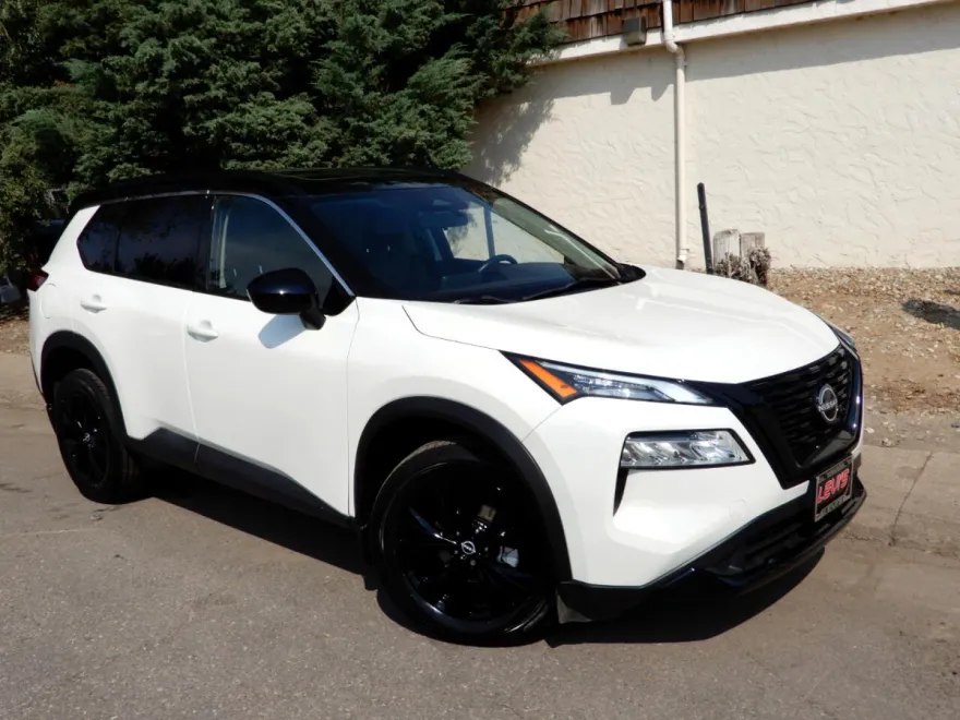 2023 Nissan Rogue SV photo 1