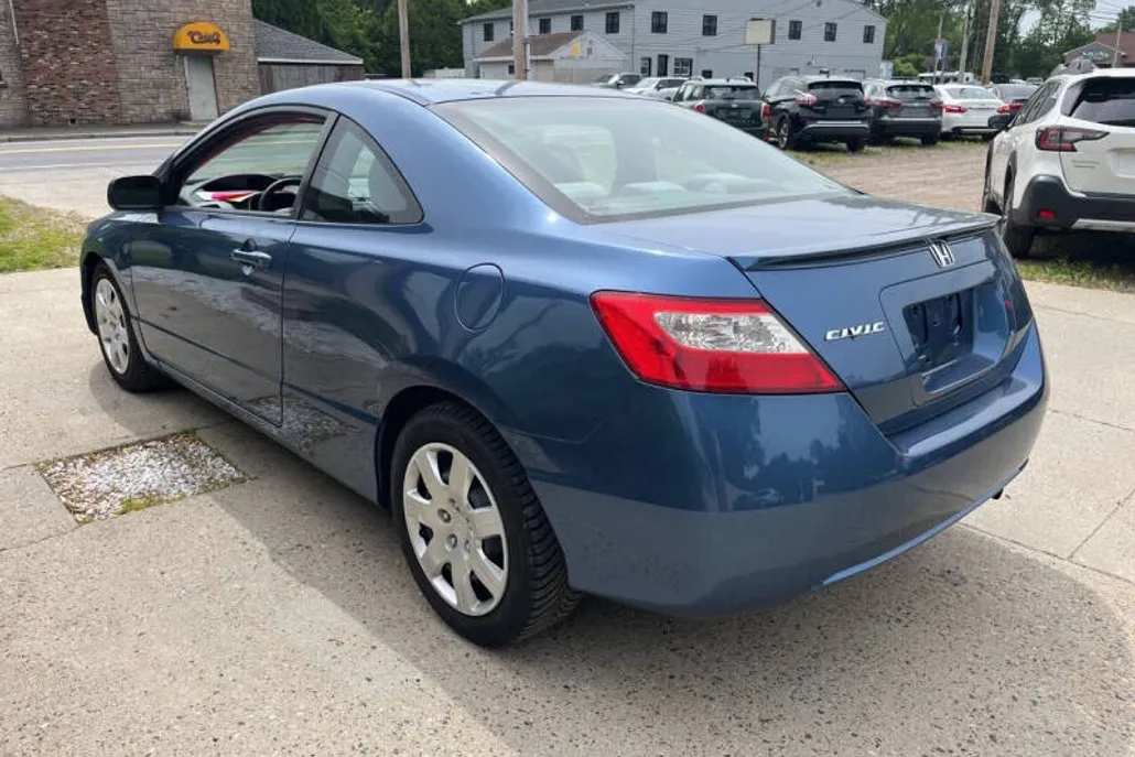 2010 Honda Civic LX photo 1