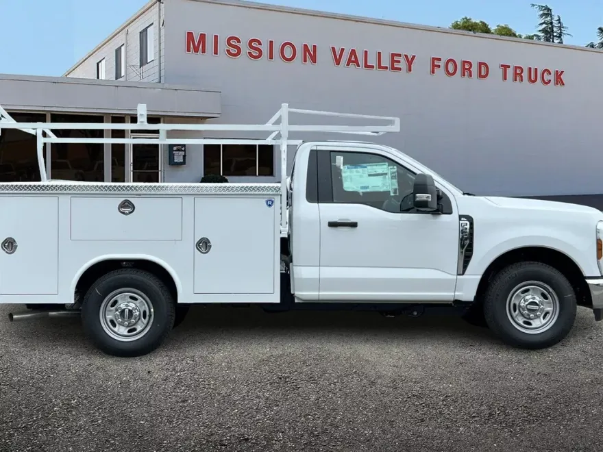 2026 Ford F-250 photo 1