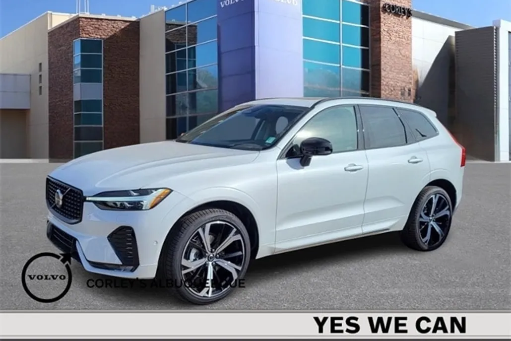 2025 Volvo XC60 B5 photo 1