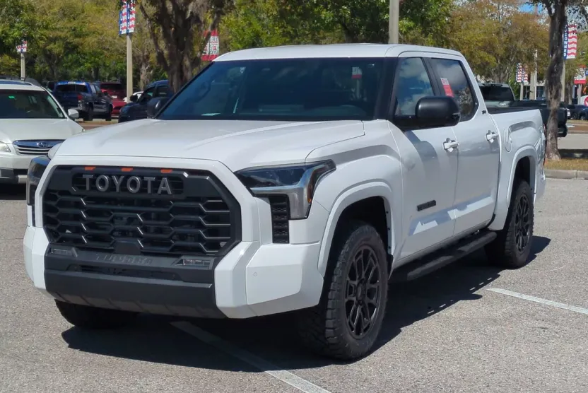 2026 Toyota Tundra SR5 CrewMax photo 1
