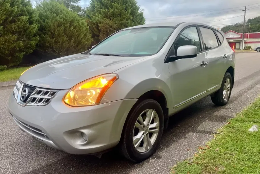 2013 Nissan Rogue S photo 1