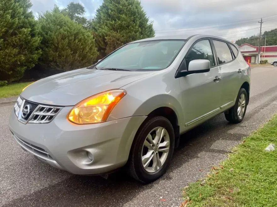 2013 Nissan Rogue S photo 1