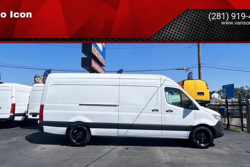 2025 Mercedes Benz Sprinter 2500 photo 1
