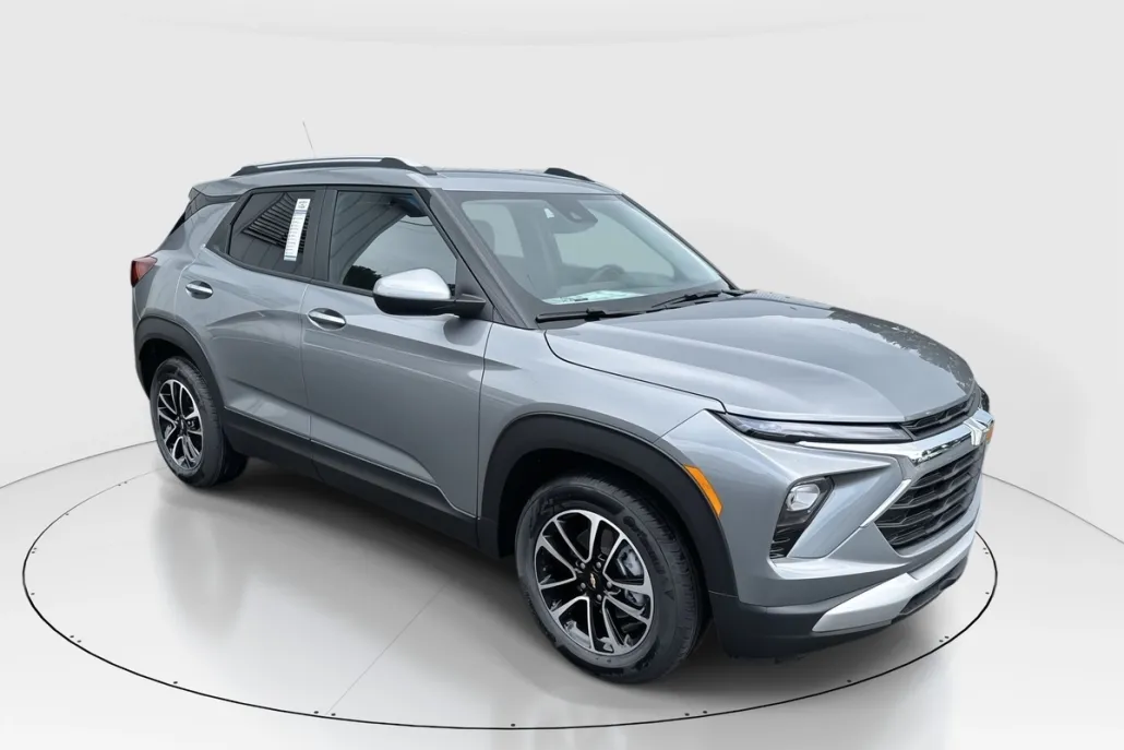 2025 Chevrolet Trailblazer LT photo 1