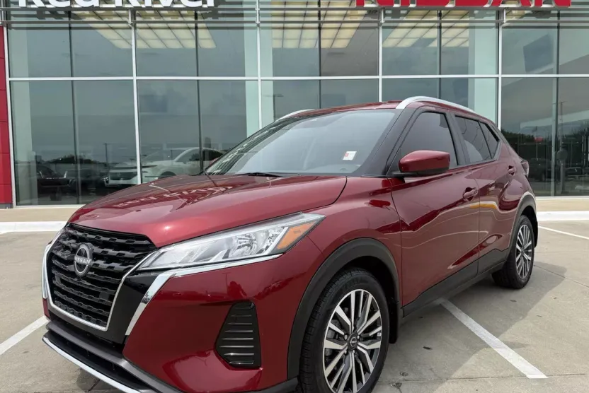 2023 Nissan Kicks SV photo 1