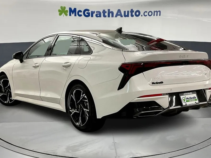 2025 Kia K5 GT-Line photo 1