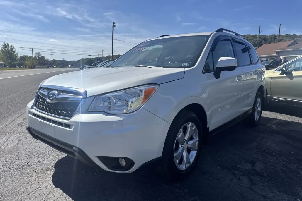 2015 Subaru Forester 2.5i Premium photo 1