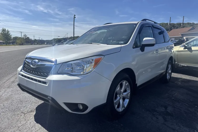 2015 Subaru Forester 2.5i Premium photo 1