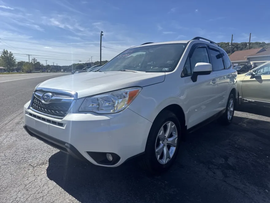 2015 Subaru Forester 2.5i Premium photo 1
