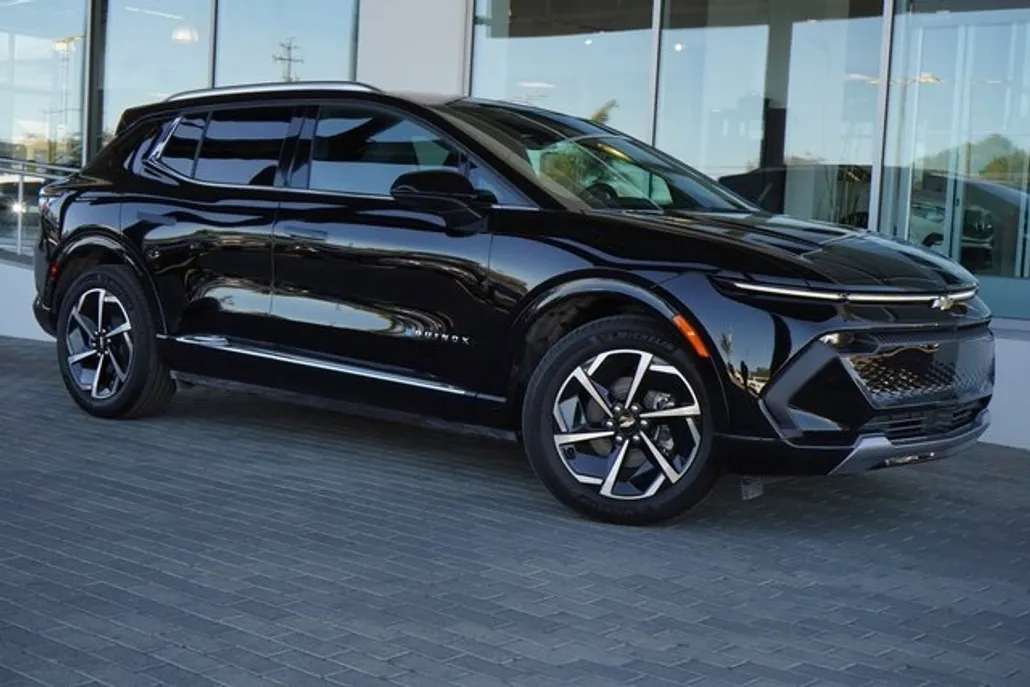 2025 Chevrolet Equinox EV 1LT photo 1