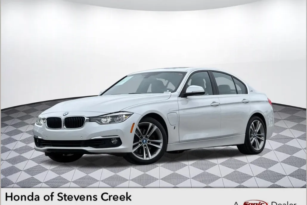 2017 Bmw 330e 3-Series photo 1