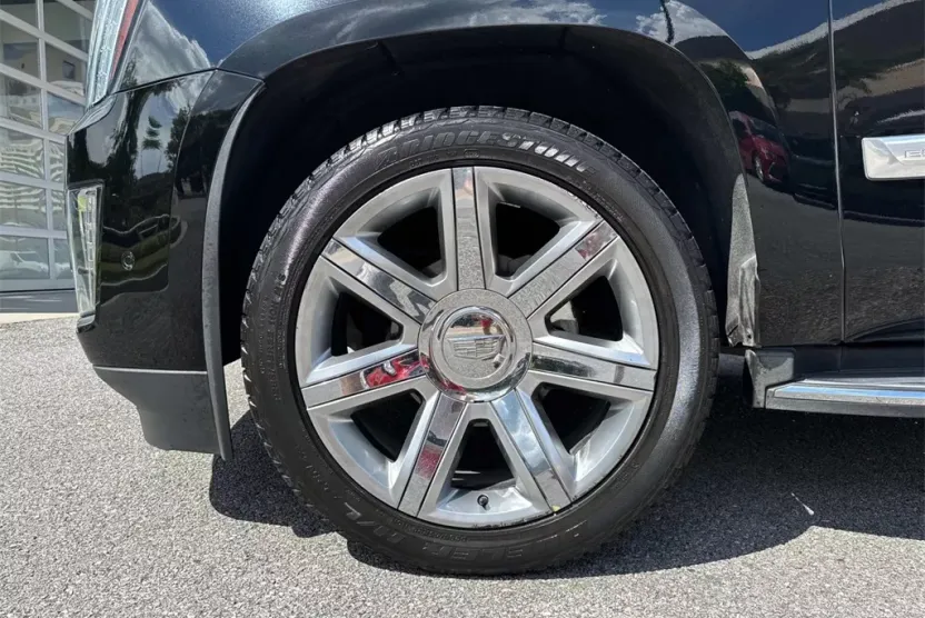 2019 Cadillac Escalade Premium Luxury photo 1