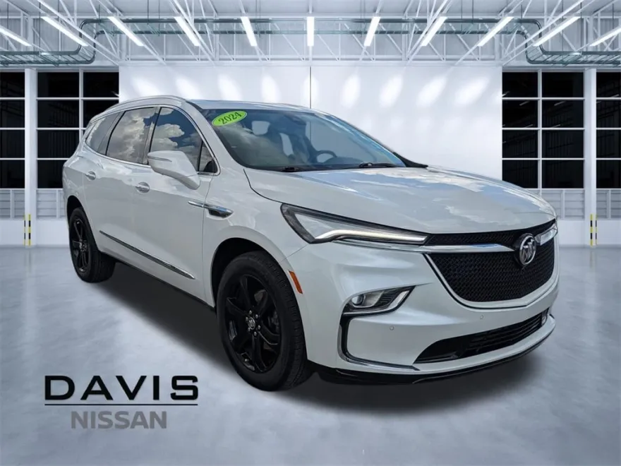 2024 Buick Enclave Essence photo 1