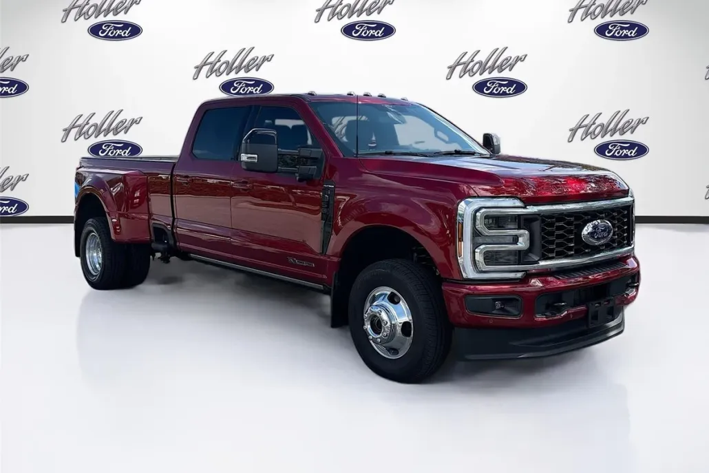 2025 Ford F-350 Platinum photo 1