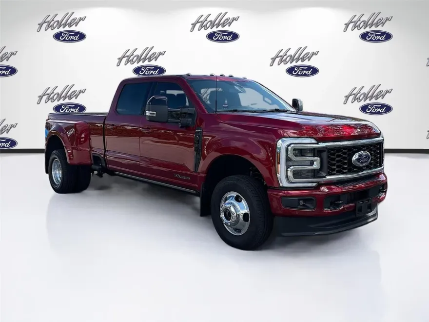 2025 Ford F-350 Platinum photo 1
