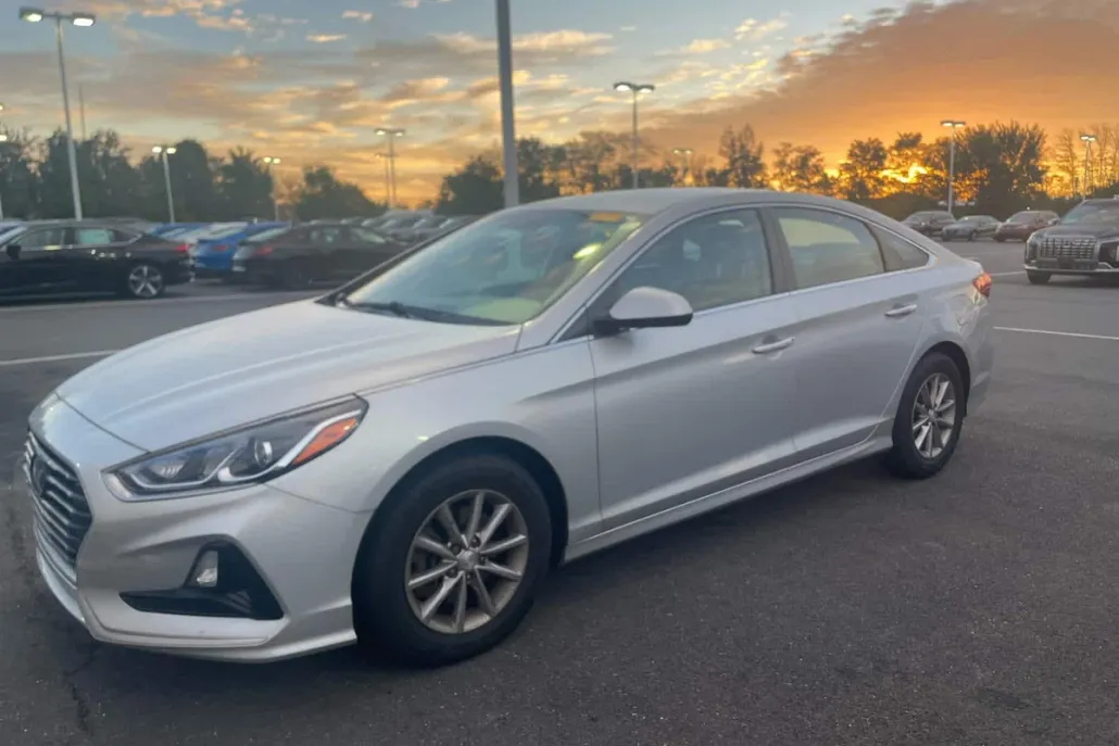 2019 Hyundai Sonata SE photo 1