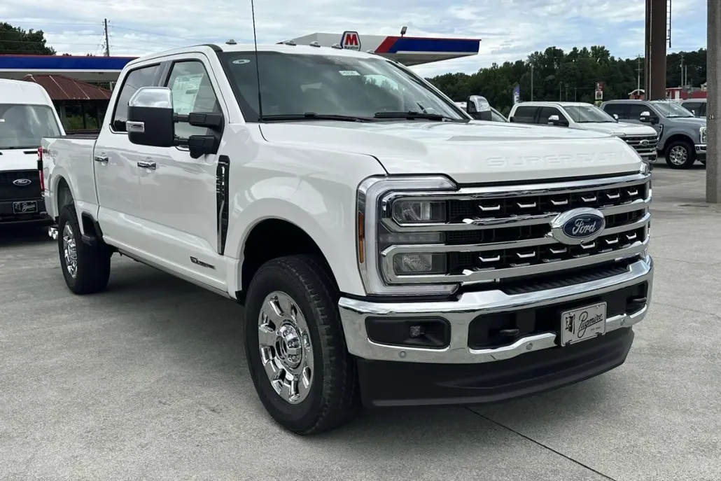 2025 Ford F-250 Lariat photo 1
