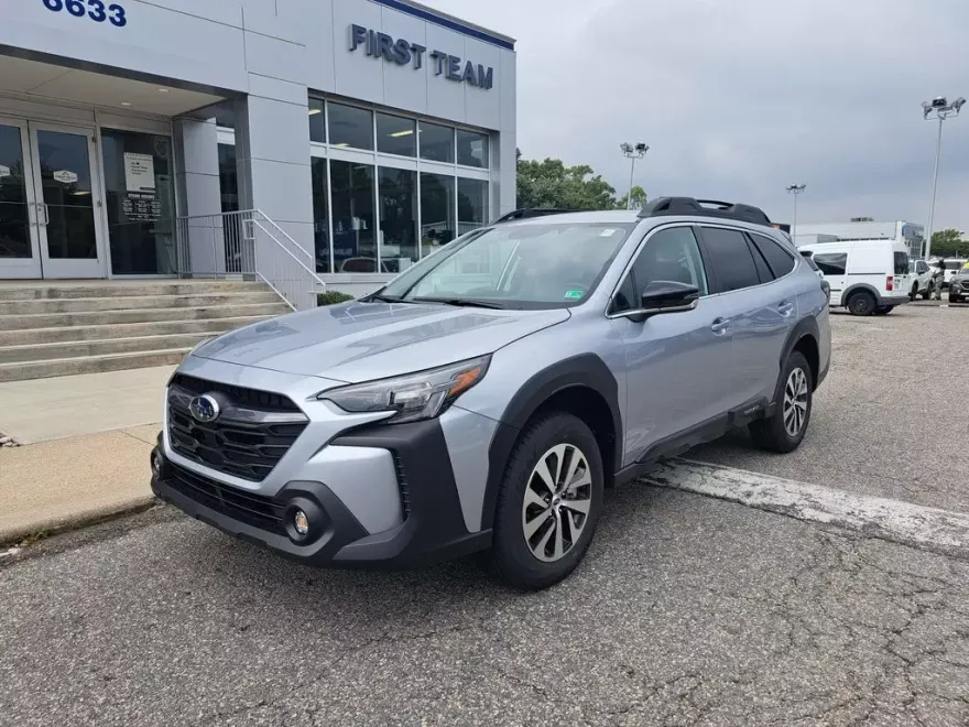 2025 Subaru Outback Premium photo 1