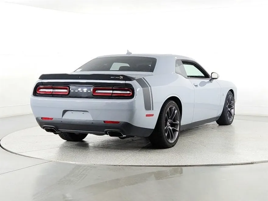 2022 Dodge Challenger R/T Scat Pack photo 5