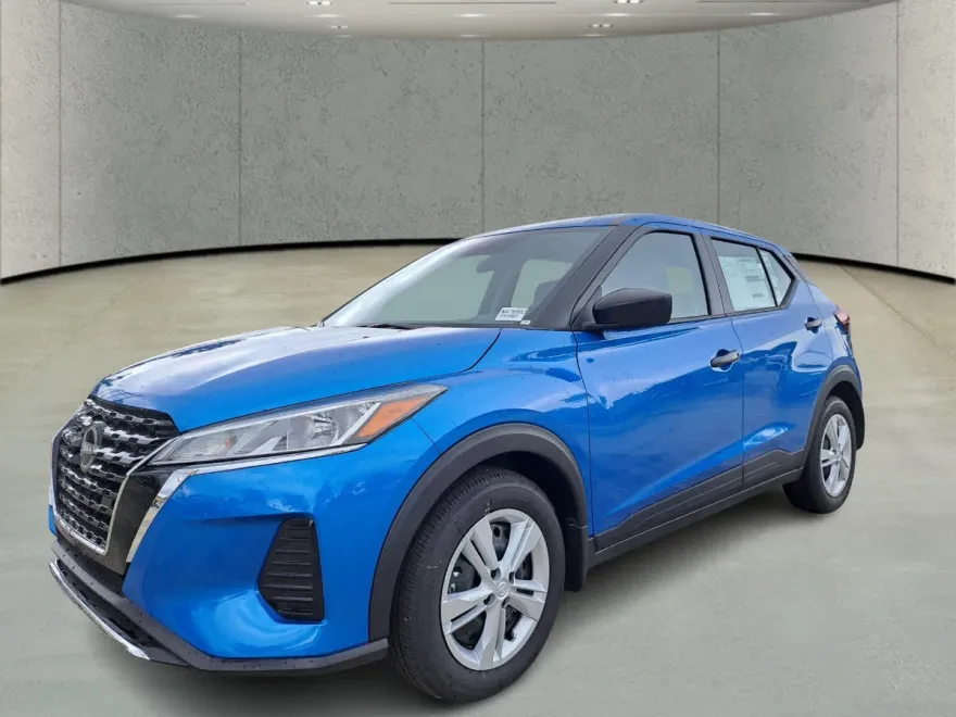 2025 Nissan Kicks Play S photo 1