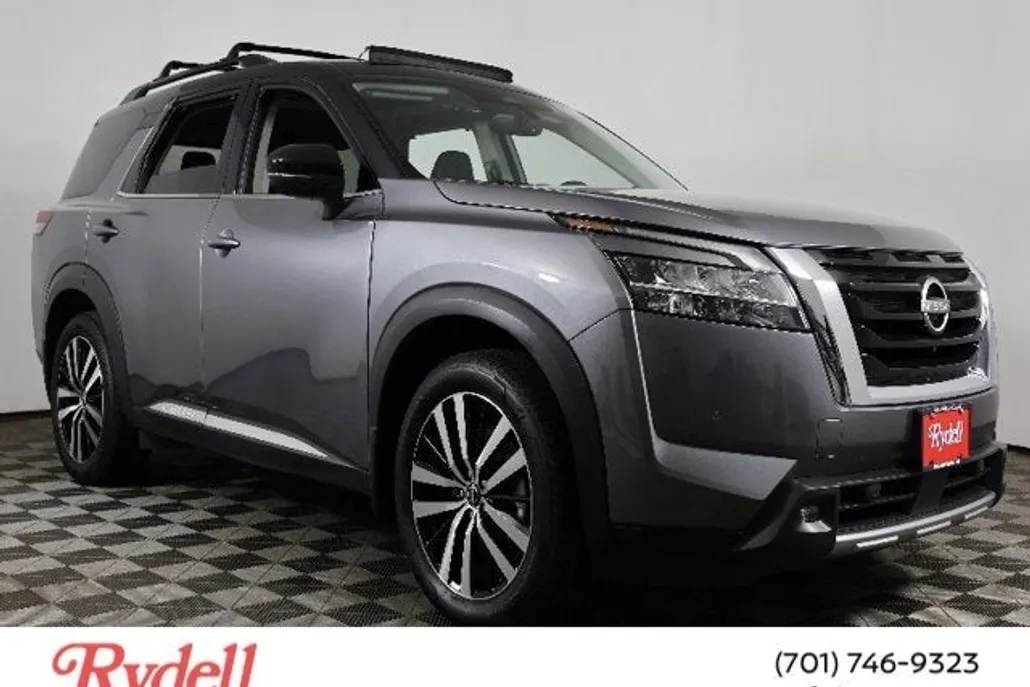 2022 Nissan Pathfinder Platinum photo 1