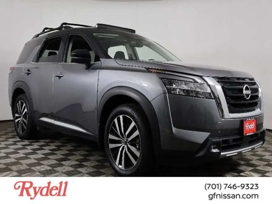 2022 Nissan Pathfinder Platinum photo 1