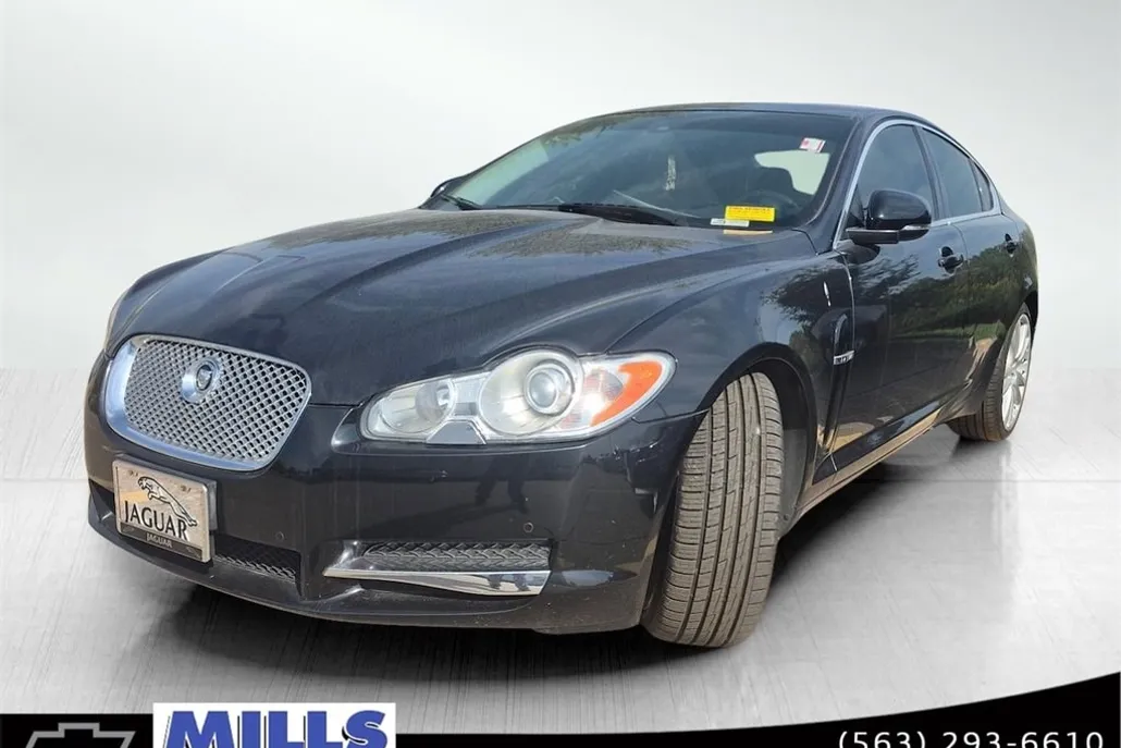 2010 Jaguar XF Premium photo 1