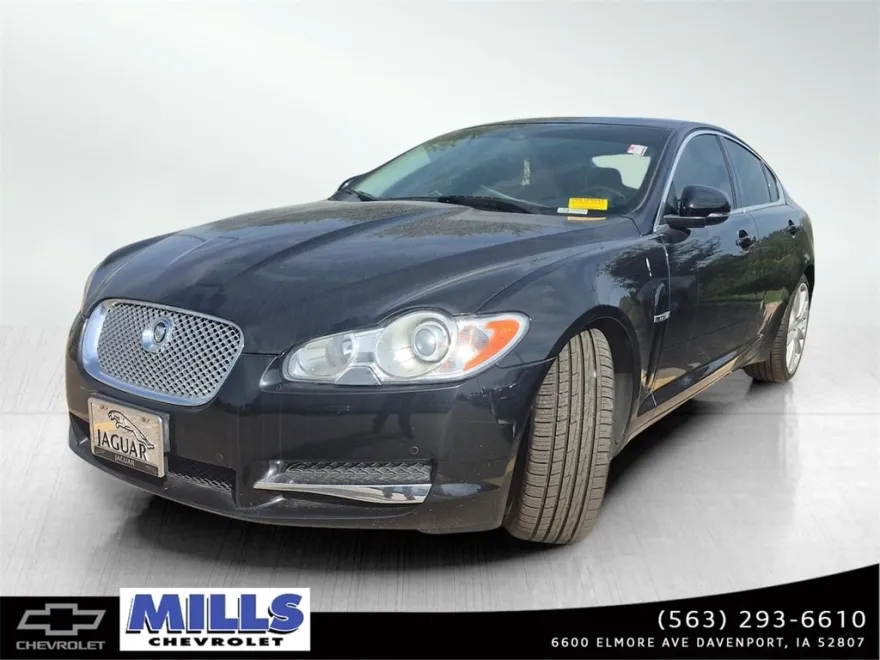 2010 Jaguar XF Premium photo 1
