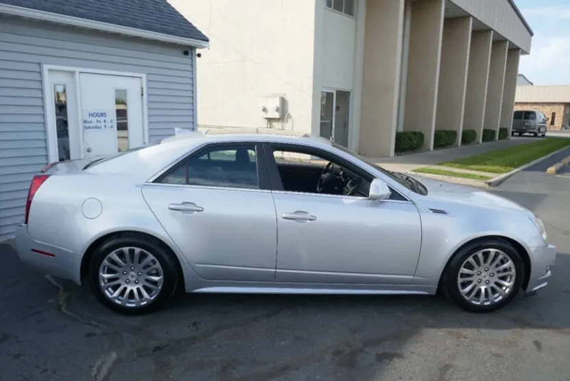2010 Cadillac CTS Premium photo 1