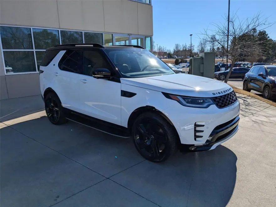 2025 Land Rover Discovery SE photo 1
