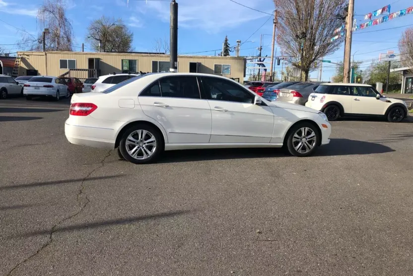 2010 Mercedes Benz E 350 Sport 4MATIC photo 1