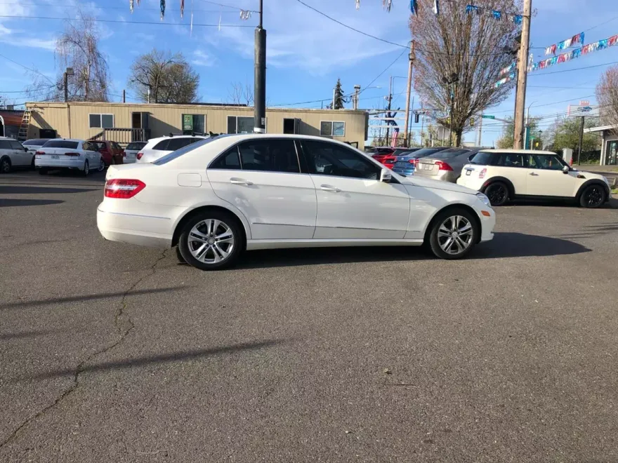 2010 Mercedes Benz E 350 Sport 4MATIC photo 1