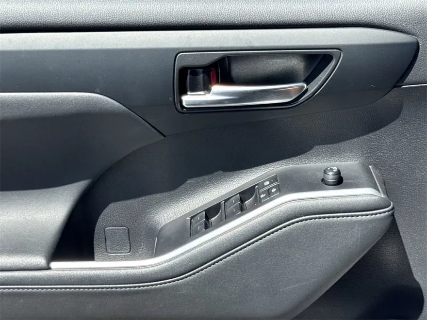 2024 Toyota Highlander Hybrid XLE photo 1