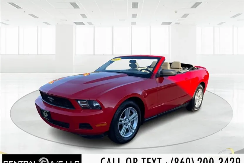 2011 Ford Mustang V6 Convertible photo 1
